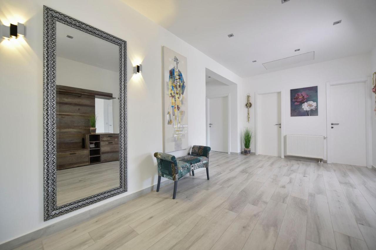Moderner Bungalow Mit Meerblick Lun  Exterior foto